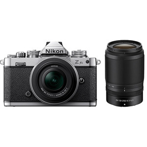 NIKON Z FC + Z DX 16-50MM F/3.5-6.3 SILVER + Z DX 50-250MM F/4.5-6.3 VR NOIR